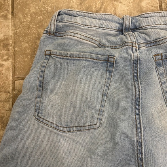 Kuromi Sanrio Wide Leg Jeans Light Wash Graphic Denim Pants Size 3 Womens - Picture 12 of 15